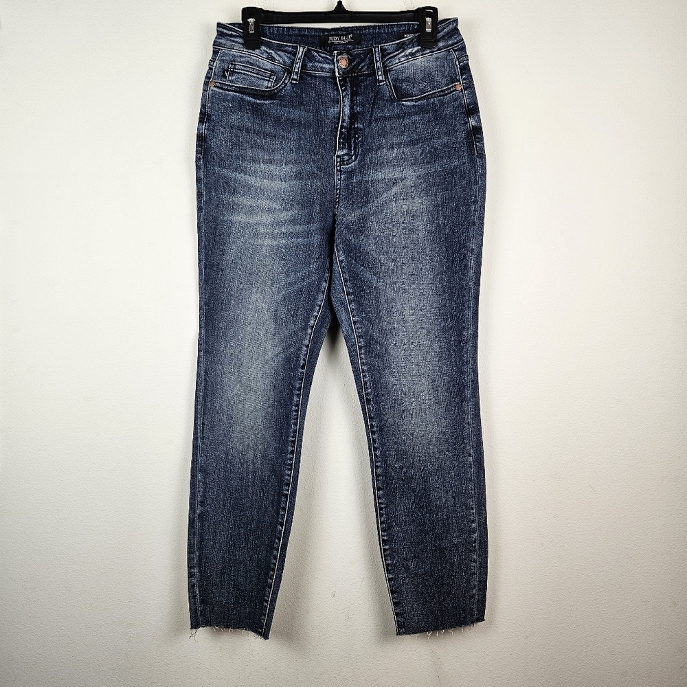 Judy Blue Relaxed Fit Jeans Size 11/30 Medium Wash Raw Hem